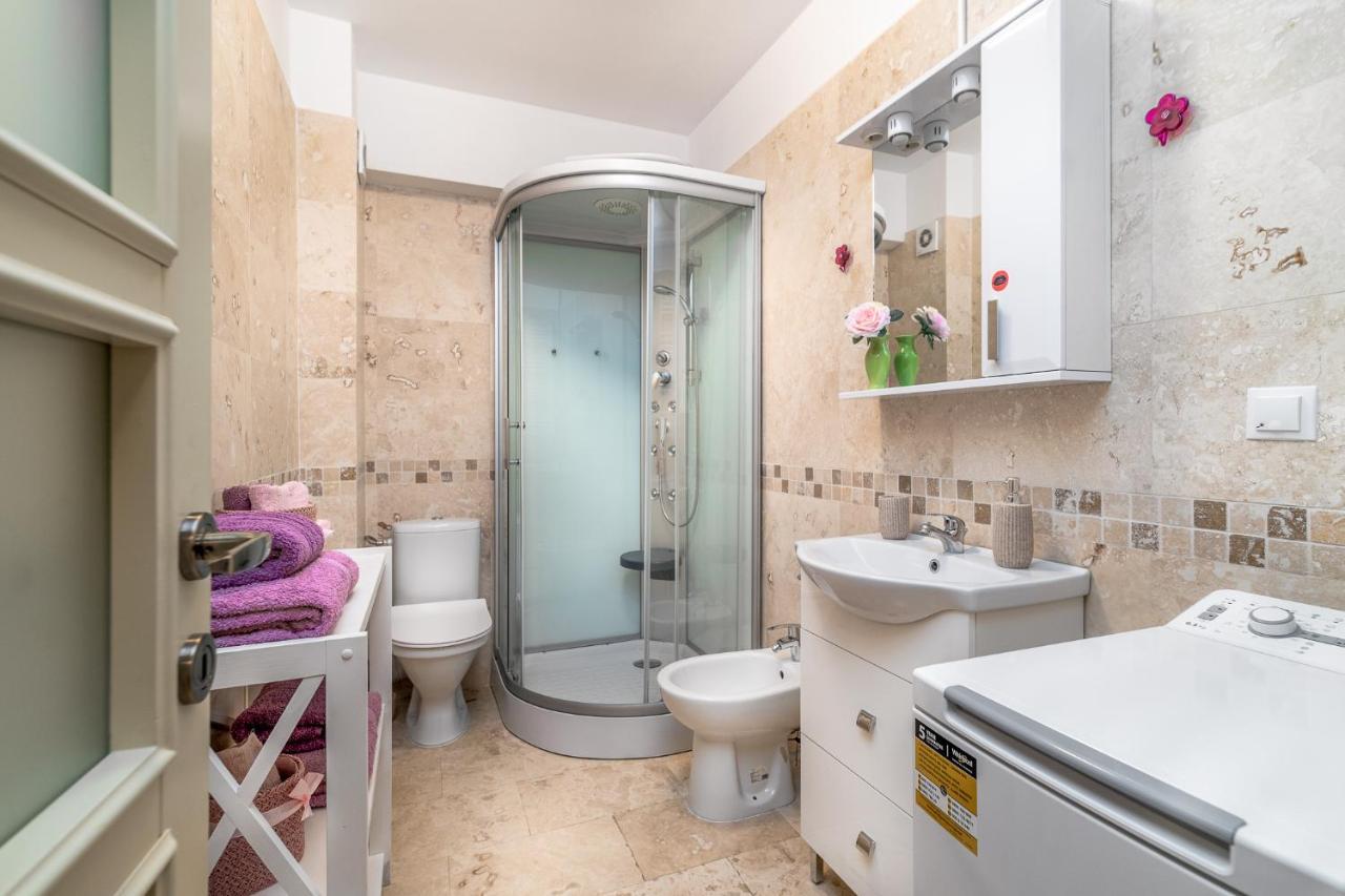 Dreamgarden Airport Apartment & Secure Parking & Airport Shuttle Ιάσιο Εξωτερικό φωτογραφία